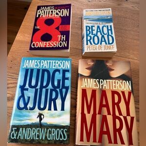 Four James Patterson (NY Times Best Seller) thriller novels. All good condition